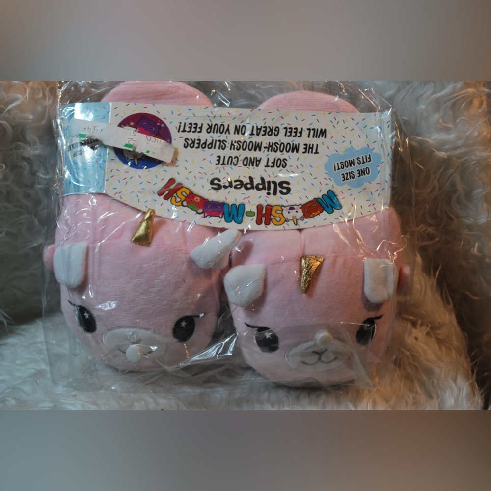 New Moosh Moosh Pink Unicorn Slippers Youth Kids One Size Fits Most